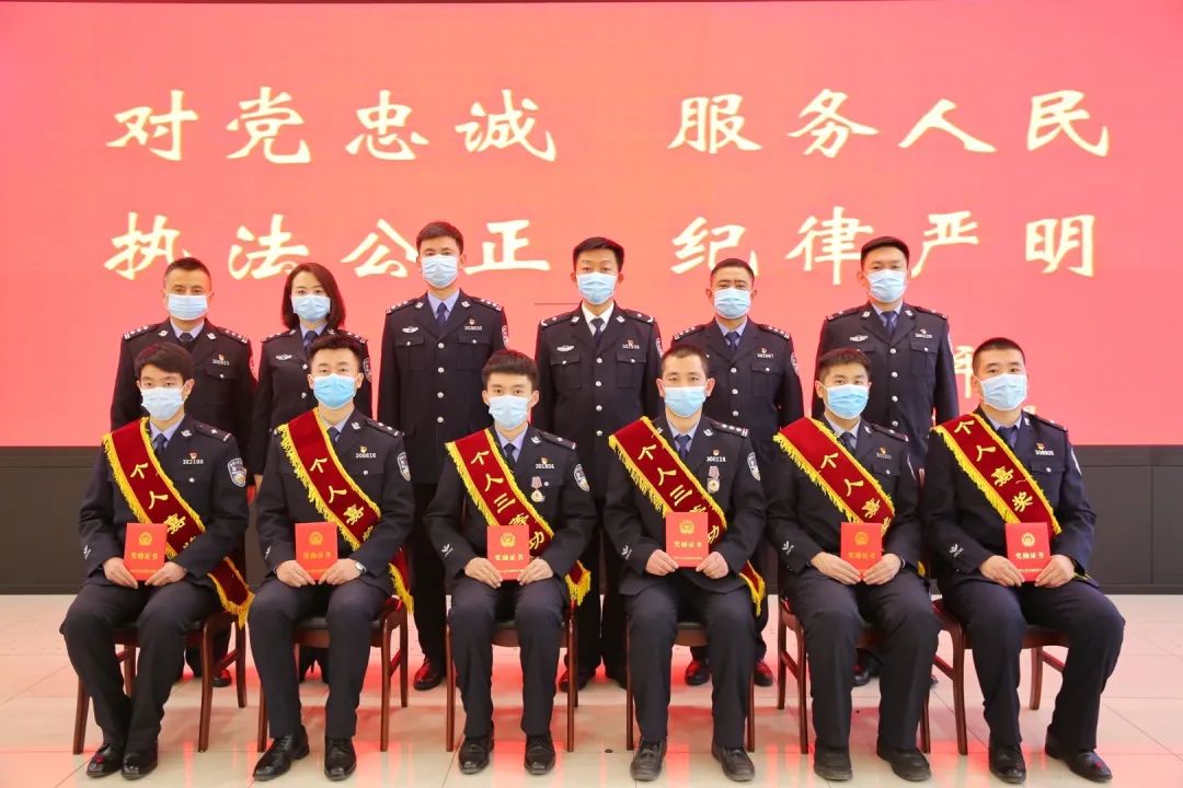 铁东分局开展系列活动庆祝首个"中国人民警察节"