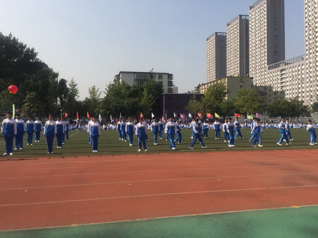 华外队列会操表演班级进行队列表演中2.jpg