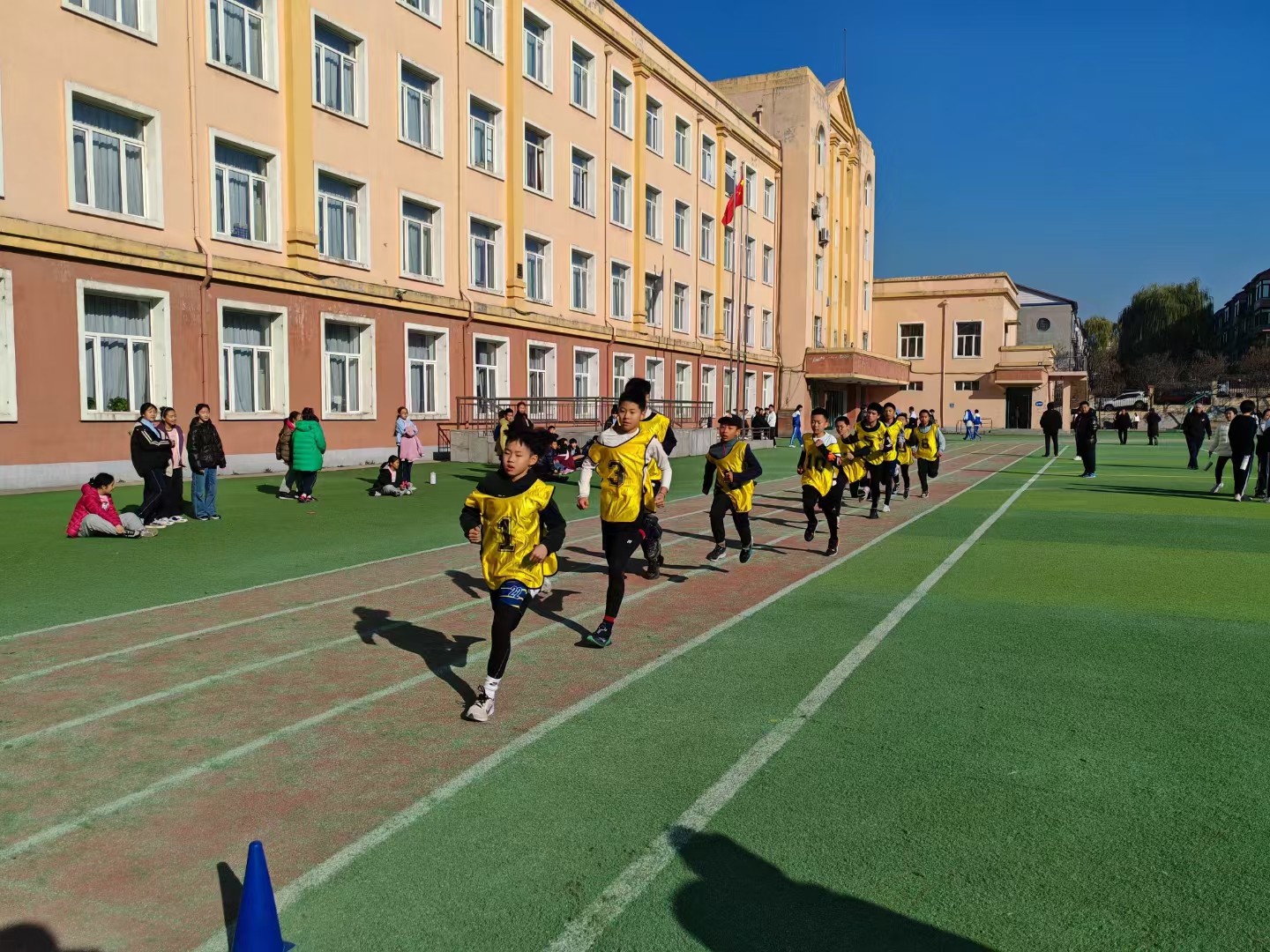 铁东区 2024 年中小学冬季体育三项比赛圆满落幕 (1).jpg