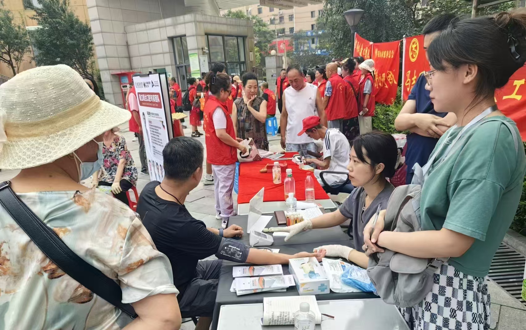 8.9志愿活动-4.jpg