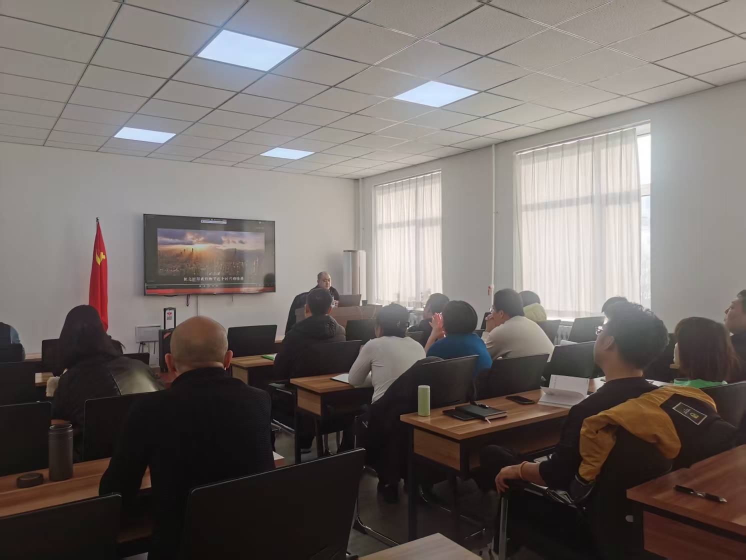 冬春防火工作专题部署.jpg 冬春防火工作专题部署.jpg