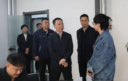 吴开华调研跨境电商产业并主持召开专题会议(图1)