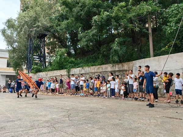 新兴街道  暑期消防夏令营 安全知识记心间1.jpg