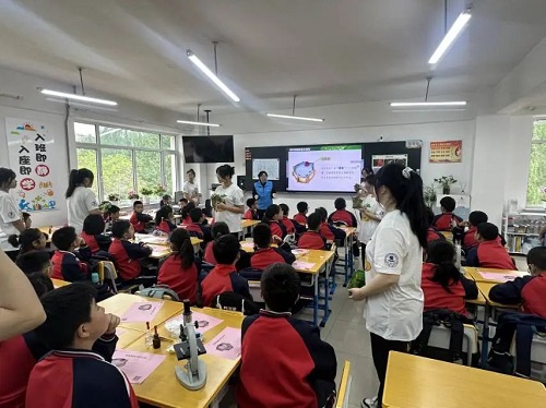 5.6科普进校园1.jpg