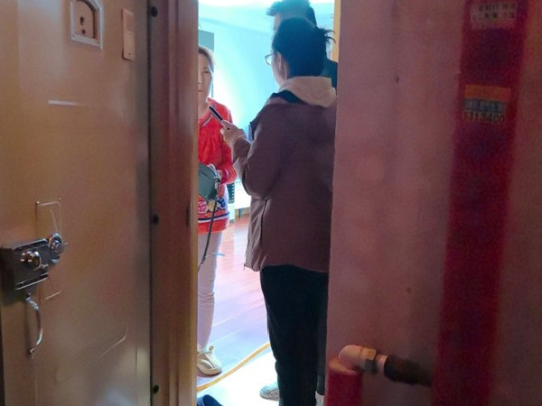 新兴街道  48小时破解头顶危机  实事为民谱写治理新篇1.jpg