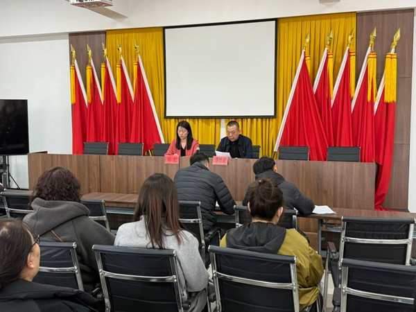 新兴街道  理论之光进基层 踔厉奋发谱新篇1.jpg