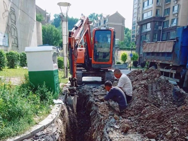 新兴街道 管道断裂忧民生 责担己肩筑安居3.jpg