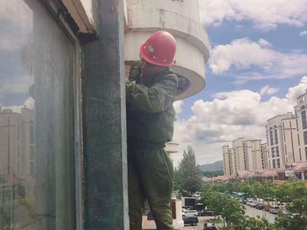 新兴街道  精修楼宇安  细补家园暖1.jpg