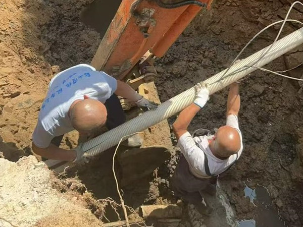 新兴街道 管道焕新纾民困 社区联动解民愁3.jpg