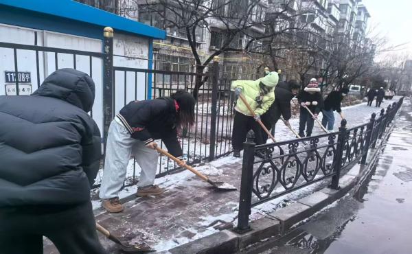 闻雪而动保畅通 多方联动护平安1.jpg 闻雪而动保畅通 多方联动护平安1.jpg