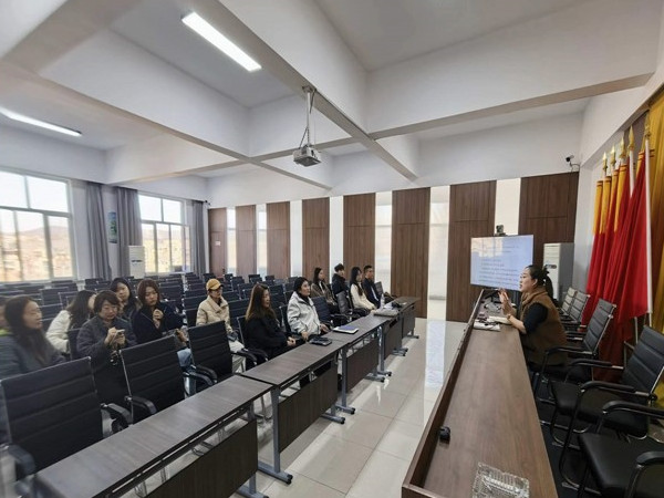 新兴街道组织召开2026年第一季度12345培训会议1.jpg 新兴街道组织召开2026年第一季度12345培训会议1.jpg