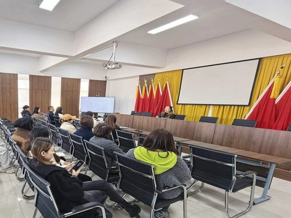 新兴街道组织召开2026年第一季度12345培训会议2.jpg 新兴街道组织召开2026年第一季度12345培训会议2.jpg