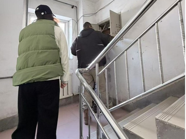 新兴街道 管道气塞遇难题 社区速解暖民心1.jpg 新兴街道 管道气塞遇难题 社区速解暖民心1.jpg