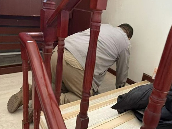 新兴街道 管道气塞遇难题 社区速解暖民心2.jpg 新兴街道 管道气塞遇难题 社区速解暖民心2.jpg